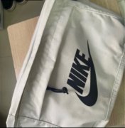 低价转让 全新耐克运动腰包男女胸包王一博同款大斜挎单肩包